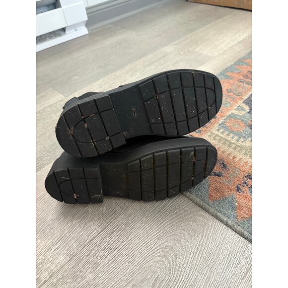 A New Day Black Faux Leather Chelsea Ankle Boots Size 8 Combat Chunky Goth Emo - Picture 8 of 8